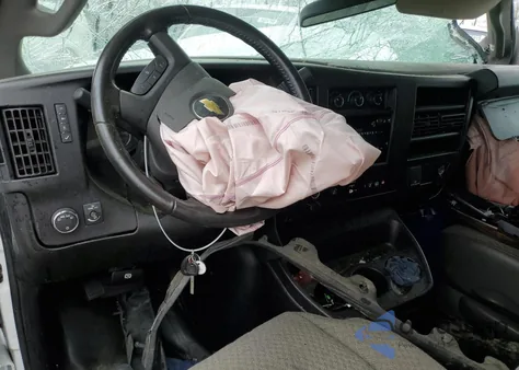 2020 Chevrolet Express G2500 from USA, damaged, VIN 1GCWGAFP7L1271104